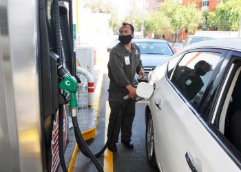 Valor del petróleo supera expectativas de Hacienda y afecta a la gasolina - El Sol de México