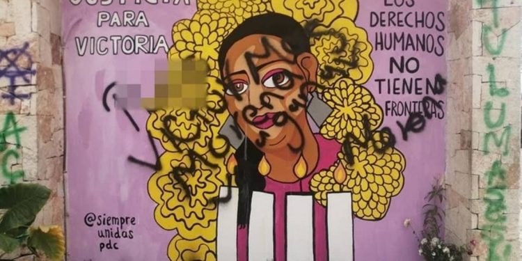 Vandalizan mural en memoria de Victoria y responden feministas de Tulum