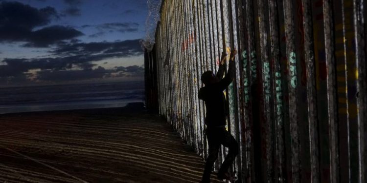 niñas muro