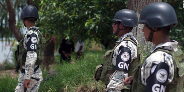 AMLO propone reformar Guardia Nacional y genera polémica