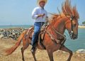 Roberto Sandoval en una cabalgata en Riviera Nayarita.