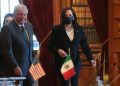 Me Kamuqué, dice AMLO sobre saludo a Kamala Harris