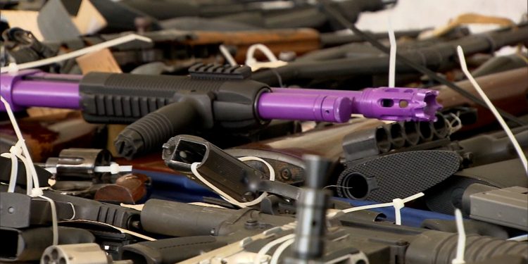 México demanda a fabricantes de armas en EE.UU.