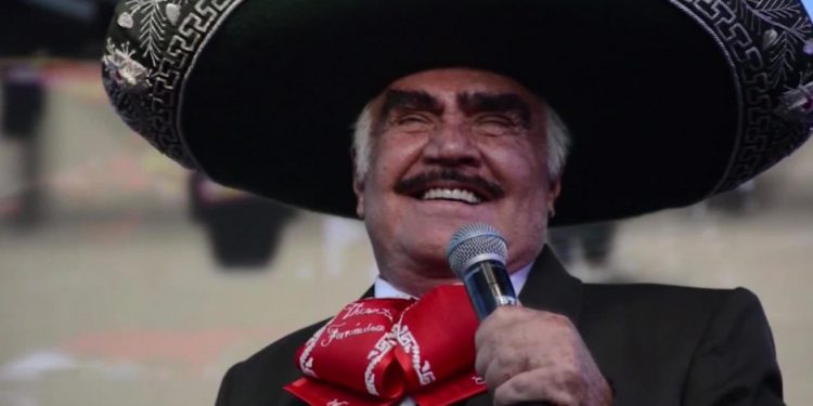 Multitudinario homenaje a Vicente Fernández en Guadalajara