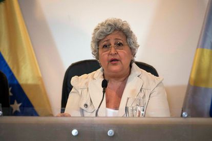 Fotografía de archivo de la expresidenta del Consejo Nacional Electoral (CNE), Tibisay Lucena, durante una declaración a medios de comunicación, el 8 de marzo de 2020.