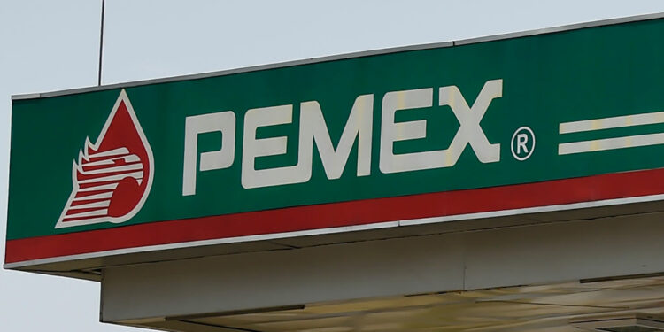 Arrestan en Canadá a exfuncionario acusado de proteger robo en Pemex