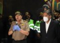 El general de la Policía de Perú, Javier Gallardo, y el exministro de Interior, Avelino Guillén.