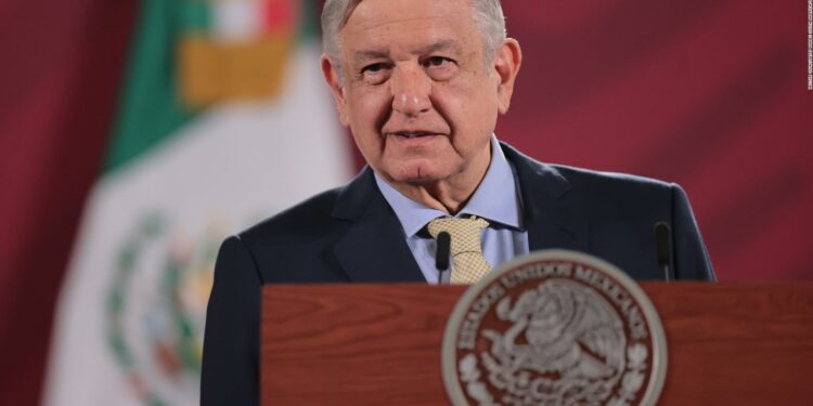 López Obrador confirma que tiene covid-19