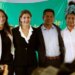 BOG400. BOGOTÁ (COLOMBIA), 18/01/2022.- La política colombiana Íngrid Betancourt (2i) posa junto a Jhon Frank Pinchao (2d) y compañeras de la Coalición de la Esperanza en Bogotá.
