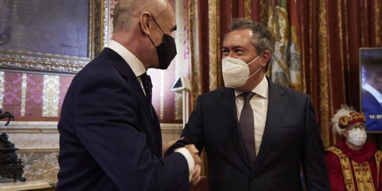 El PSOE andaluz teme un boicot de los afines a Susana Díaz en la campaña de Juan  Espadas