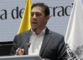 El registrador Nacional, Alexánder Vega, ofreciendo declaraciones en Bogotá, Colombia, el pasado 18 de marzo.