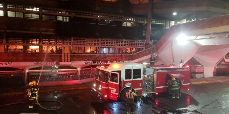 Incendio en el mercado techado más grande de Latinoamérica