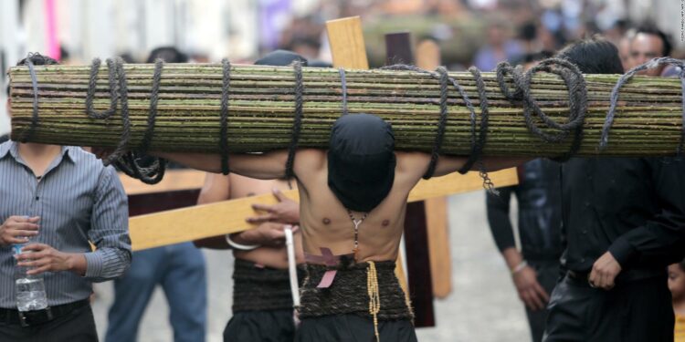 El pueblo donde piden perdón por los pecados del mundo