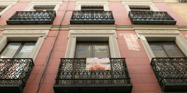 ¿Cuánto subirán las hipotecas en abril tras entrar el euríbor en positivo? | Mi dinero