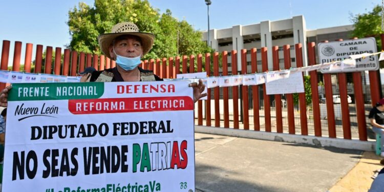 ¿Traición a la patria por votar contra reforma de AMLO?