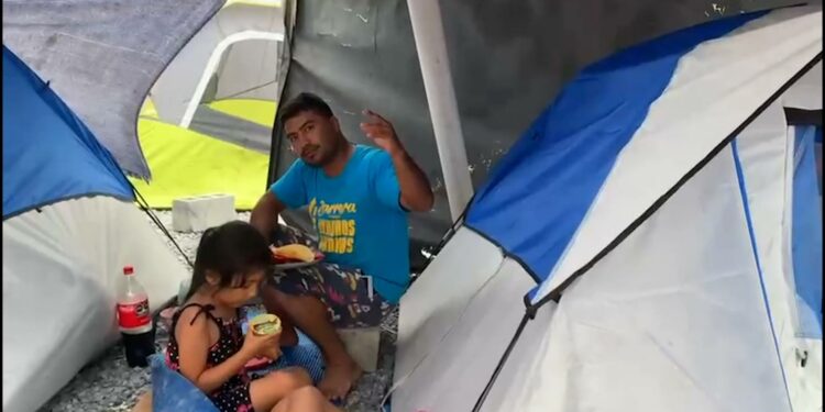 CNN se reencuentra con migrante que cruzó México de sur a norte