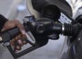 Cómo pagar menos por la gasolina: las mejores tarjetas para conseguir descuentos | Mi dinero