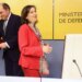 El secretario de Defensa del Reino Unido, Ben Wallace, y la ministra de Defensa española, Margarita Robles, este miércoles en Madrid.