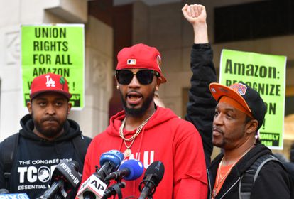 Christian Smalls, que consiguió sindicalizar un almacén de Amazon en Staten Island, tras la votación el pasado 1 de abril.