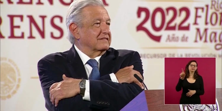 Cancillería de Colombia acusa a AMLO de "injerencia" por "abrazo" a Petro