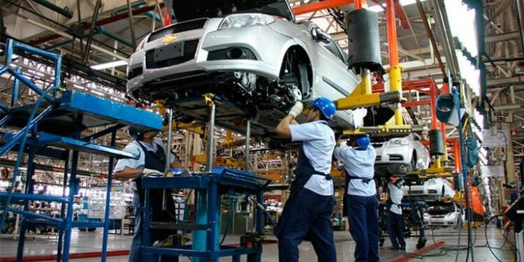 Cerrarán parcialmente 14 empresas automotrices por la falta de chips en Guanajuato