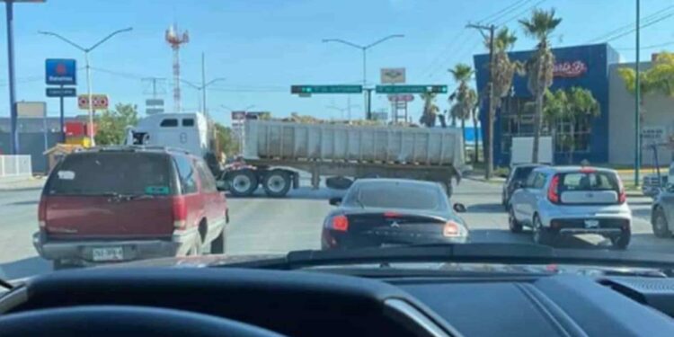 Conflicto en Monterrey por la escasez de agua; bloquean carretera a Nuevo Laredo