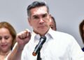 Fiscalía de Campeche monta operativo en casa de Alejandro Moreno