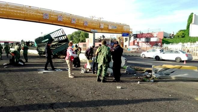 Tres militares heridos por choque en Chalco