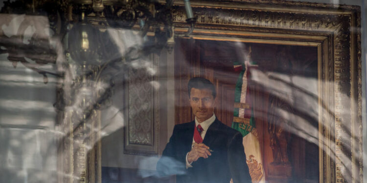 Abren investigación contra Enrique Peña Nieto por presuntos delitos federales