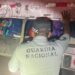 Rescatan a 121 indocumentados hacinados en tractocamión en Nuevo León