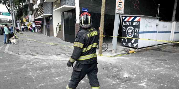 Terremoto de 7,6 en México deja al menos 2 personas muertas