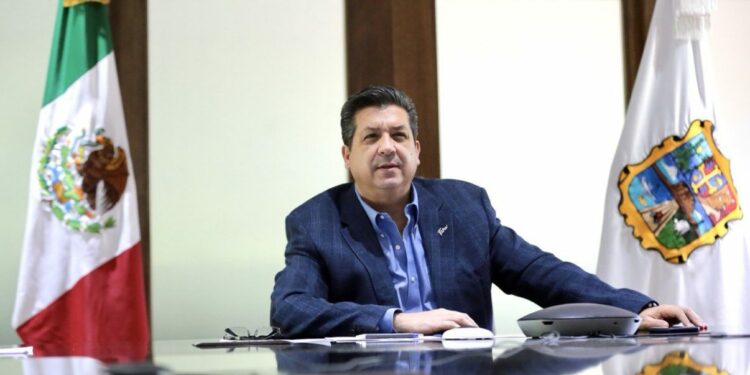 Emiten alerta migratoria contra Francisco García Cabeza de Vaca