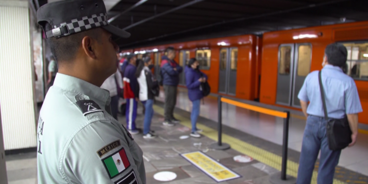 ¿Cambio la estrategia de AMLO de "abrazos" a la militarización en las calles?