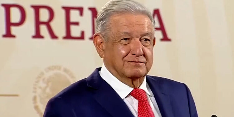 AMLO admite entre 80.000 y 100.000 personas protestaron en Ciudad de México contra la reforma electoral