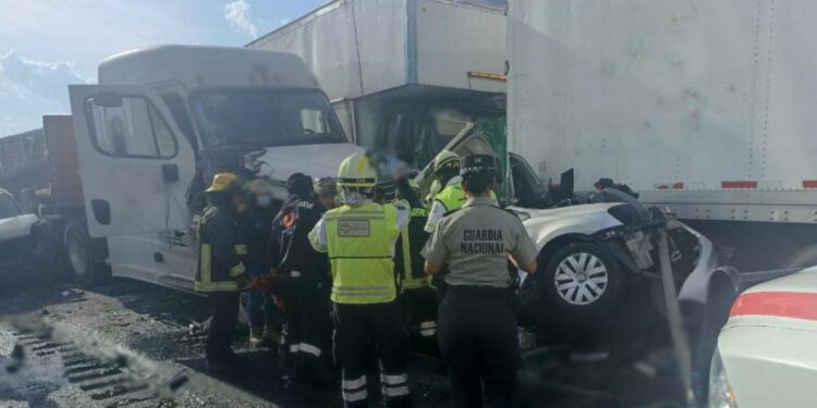 Carambola en la autopista Puebla-Cordova