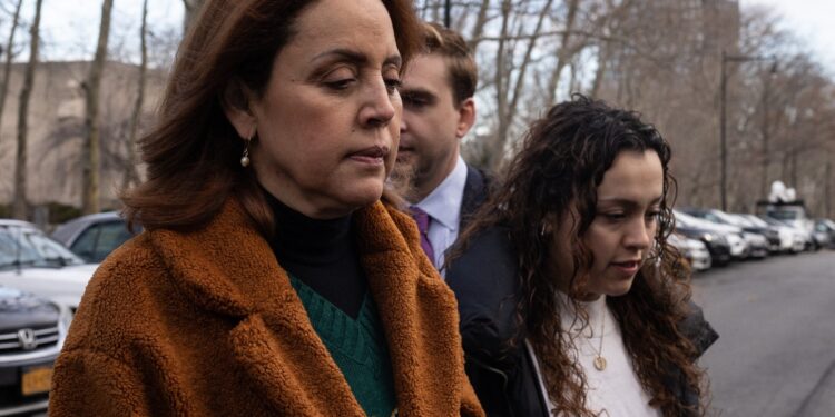 Justicia mexicana autoriza a la esposa de García Luna movilizar sus cuentas bancarias