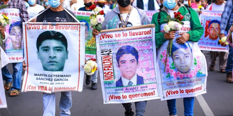 Detienen a exjefe antisecuestros de México acusado en el caso de Ayotzinapa