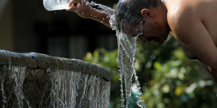 ¿Qué está provocando la intensa ola de calor en México?