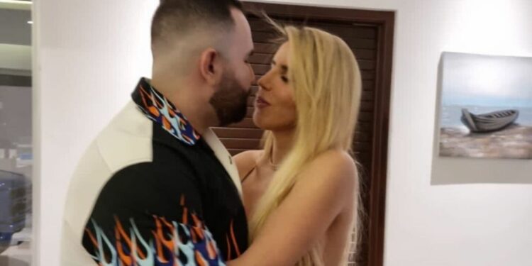 Carín León y la canción con la que daría carpetazo a su matrimonio con Alejandra Esquer