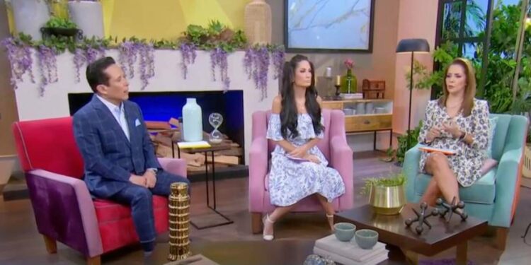 Joanna-Vega-Biestro-se-equivoca-en-programa-en-vivo-y-Ana-María-Alvarado-la-corrige.jpg