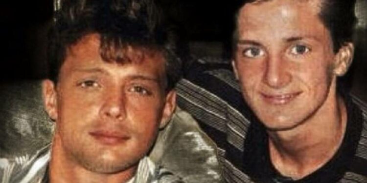 Luis Miguel con su hermano.jpg