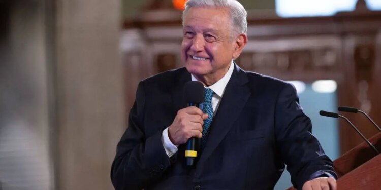 AMLO evita hablar de jóvenes desaparecidos.
