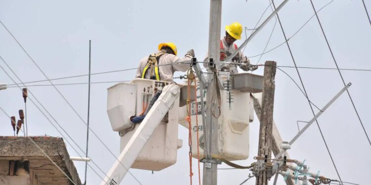 Apagones golpean miles de negocios en Tamaulipas