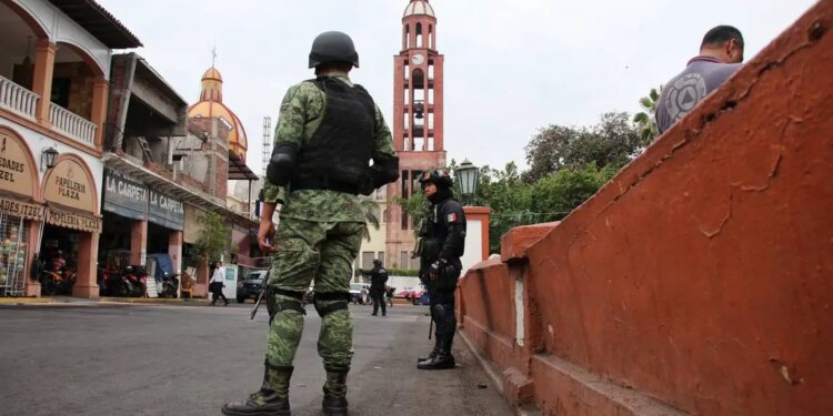 Apatzingán paralizada por violencia y temor.