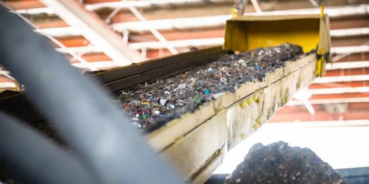 Cemex cumple meta de reciclaje energético