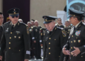 Cienfuegos reaparece en aniversario militar.