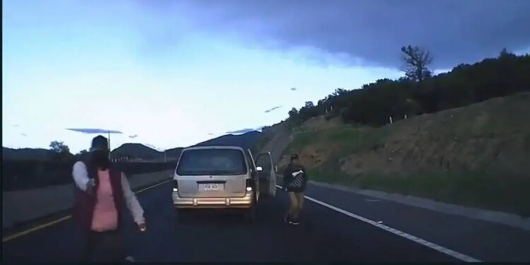 Conductor evade asalto en México-Calpulalpan