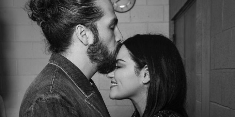 Conoce el dulce mensaje de Andrés Tovar para ella en el arranque de su gira con RBD