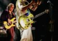 Carlos Santana