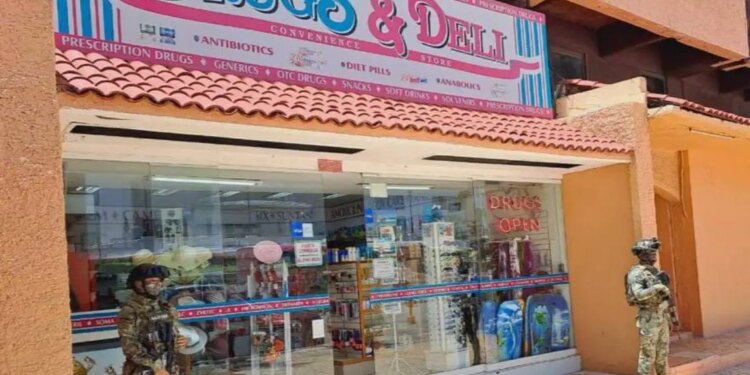 Farmacias clausuradas en Quintana Roo.